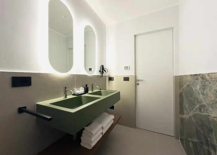 Omi فندق مبيت وإفطار 4*